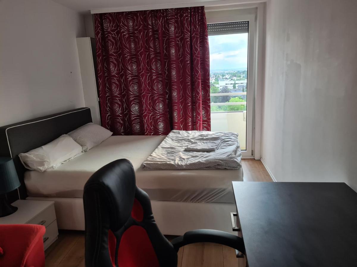 Sehr Schoene Drei Zimmer Deluex Wohnung In Зиндельфинген Экстерьер фото
