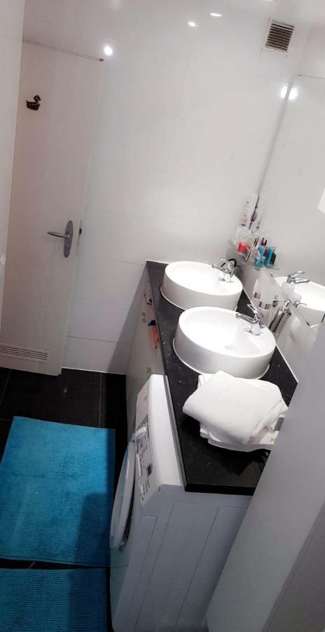 Sehr Schoene Drei Zimmer Deluex Wohnung In Зиндельфинген Экстерьер фото